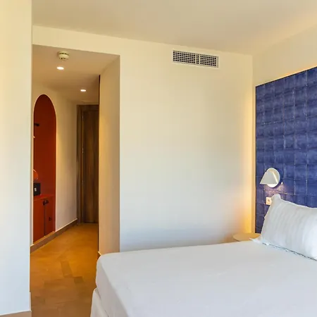 Отель Perla Marina 4*