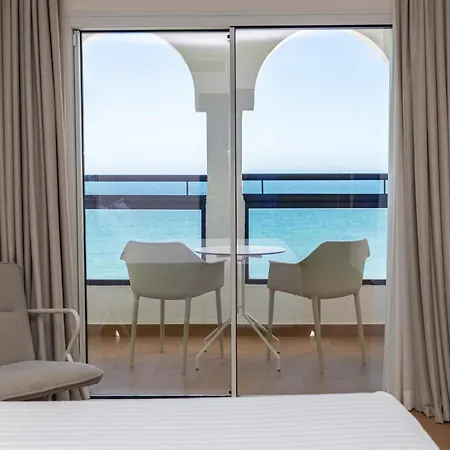 Perla Marina 4*