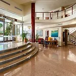 Perla Marina Hotel